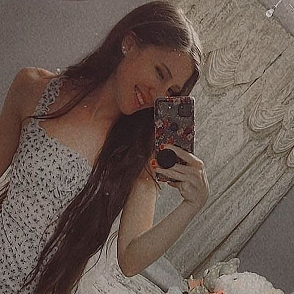 Meet your Posher, Kaley - Picture 1 of 1